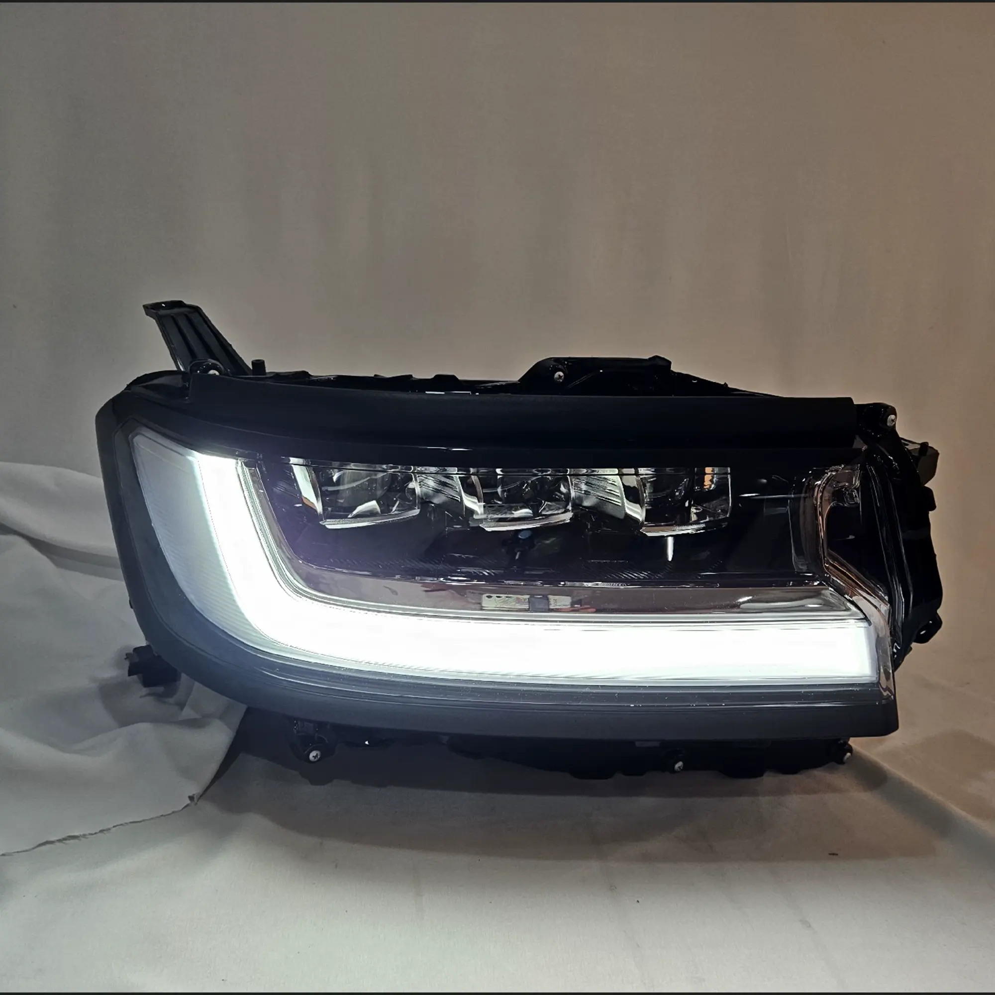 Toyota Land Cruiser 300 Premium LED Headlights, Full LED Headlamp Assembly, Front Lighting Upgrade, Left & Right Set, Premium OEM-Style Design